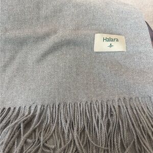 ❄️ Halara Fringe Scarf NWOT